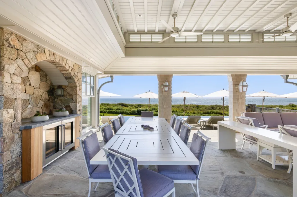 There's space aplenty for al-fresco entertaining.