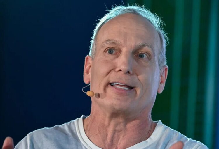 Stranded on a Denver tarmac, Booking.com’s CEO envisions the AI that should have rerouted him to Aspen before takeoff
