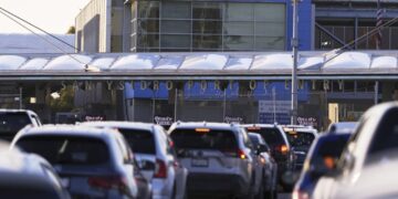 Migrants not entitled to apply for asylum while standing on Mexico side of border, Supreme Court rules