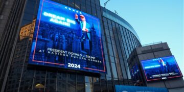Knicks fans warn Trump to expect hostile reception at NBA Finals game