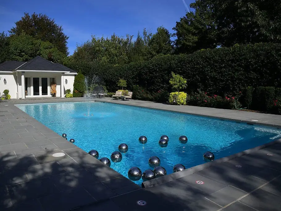 VP Residence pool
