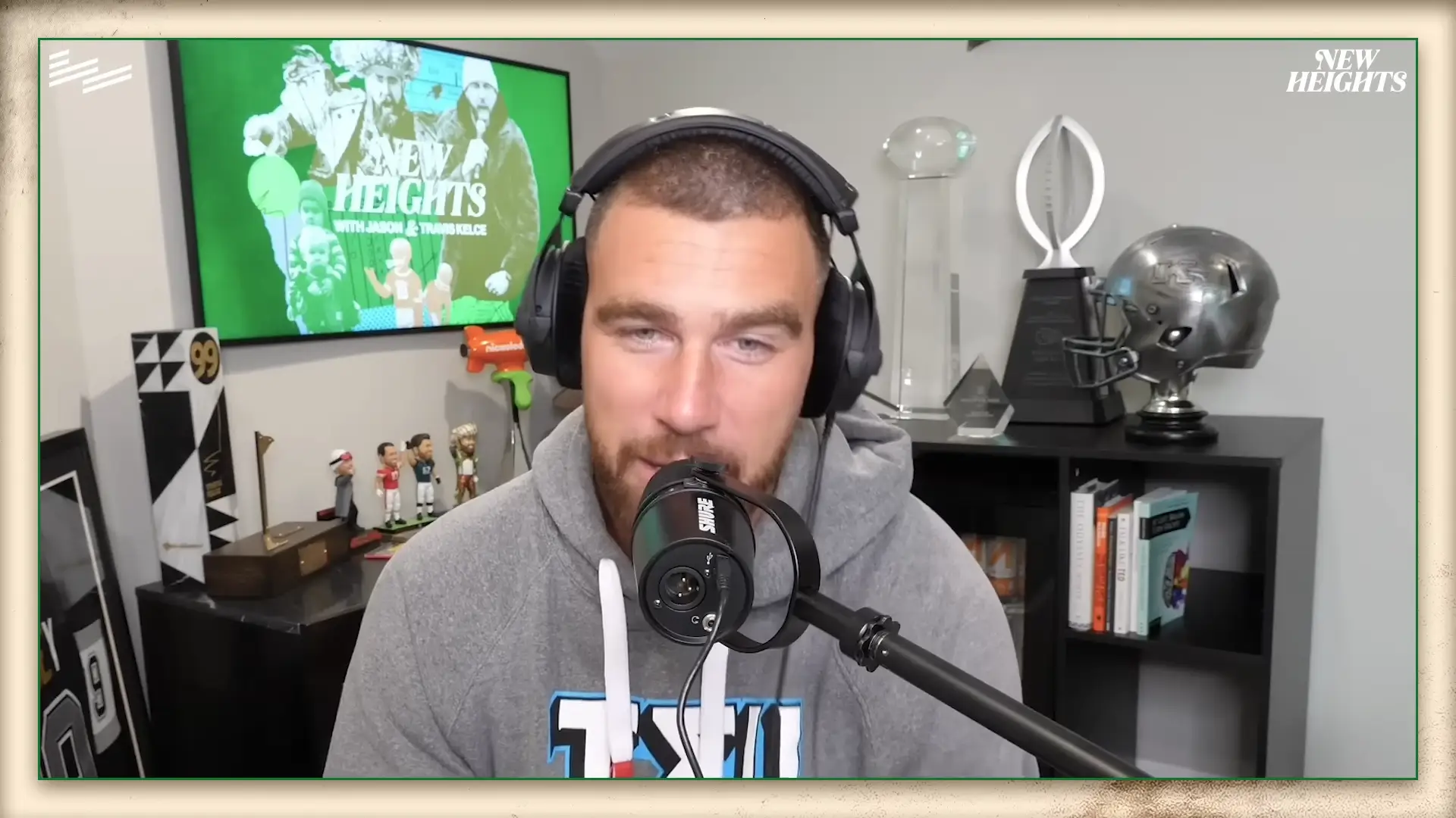 Travis Kelce discussed his failed attempt at wooing Taylor Swift on his podcast, 