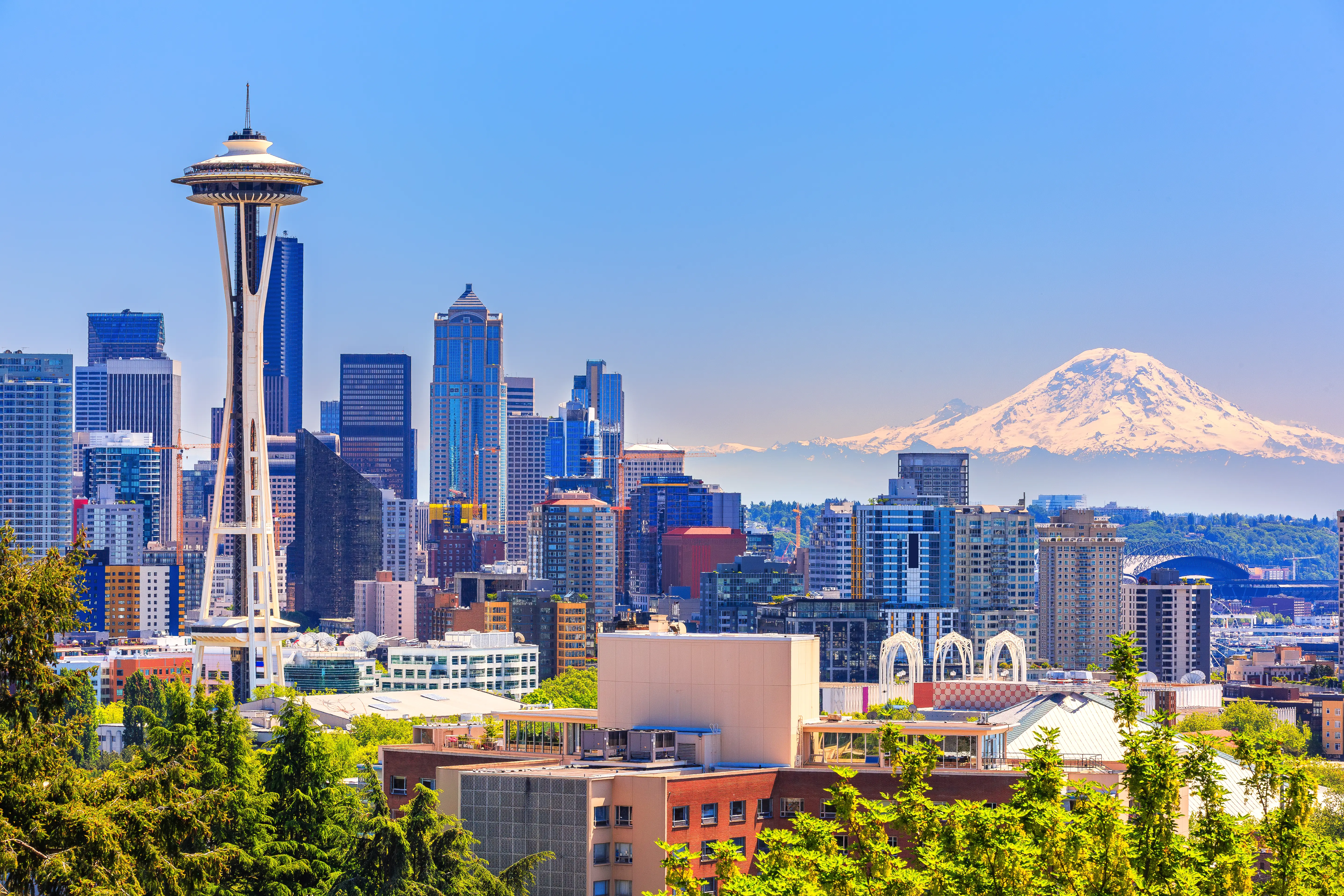 Seattle downtown skyline and Mount Rainier, Washington.