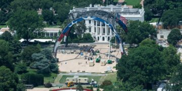 Trump supporter’s company pledges $1 million to fix White House lawn after UFC event