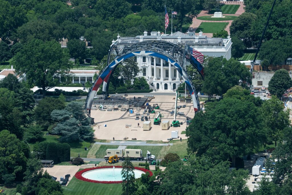 Trump supporter’s company pledges $1 million to fix White House lawn after UFC event