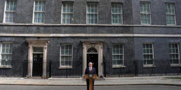 As Starmer quits, collapse of U.K.’s mainstay parties mirrors global trend