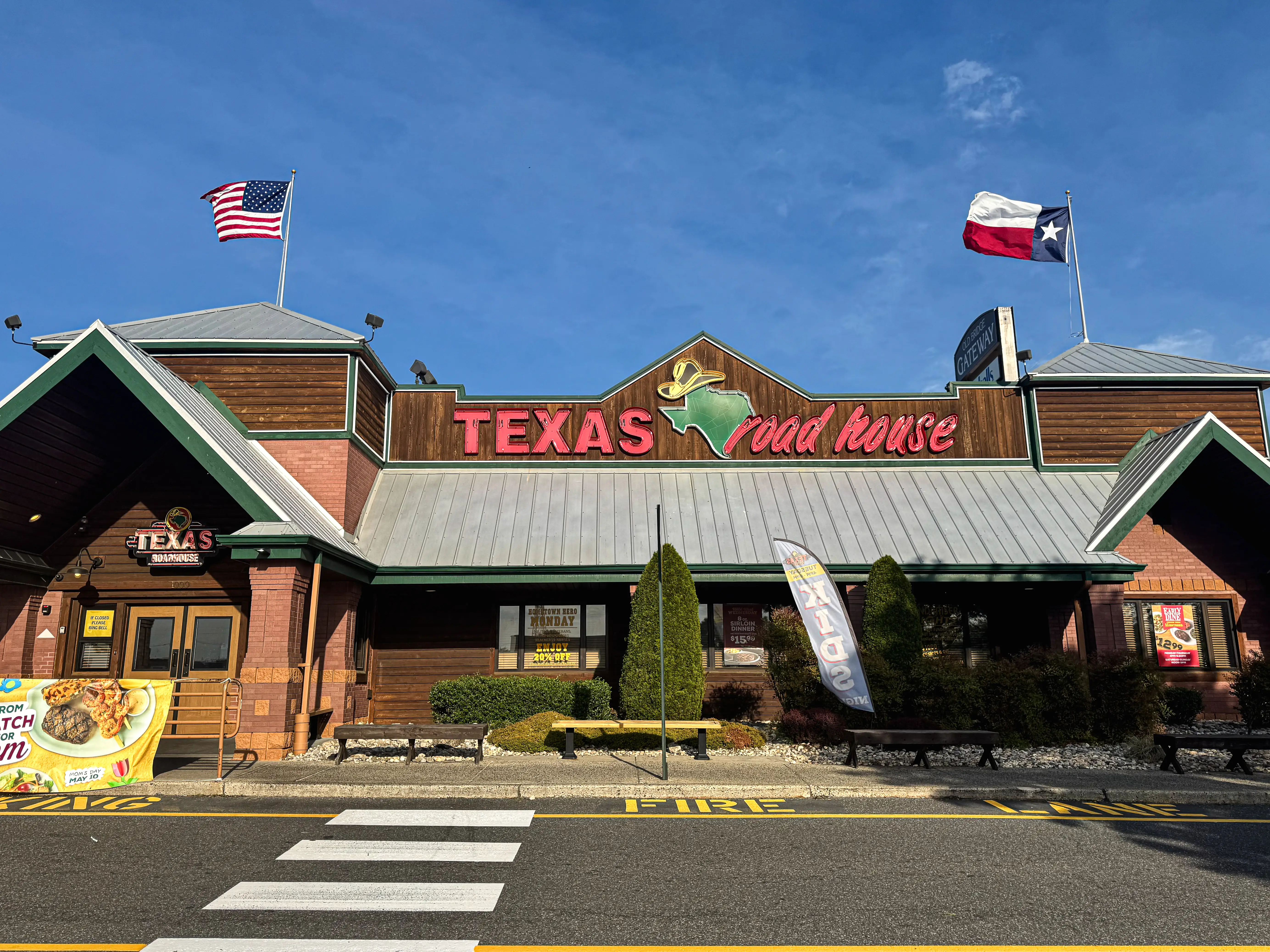 The exterior of a Texas Roadhouse.