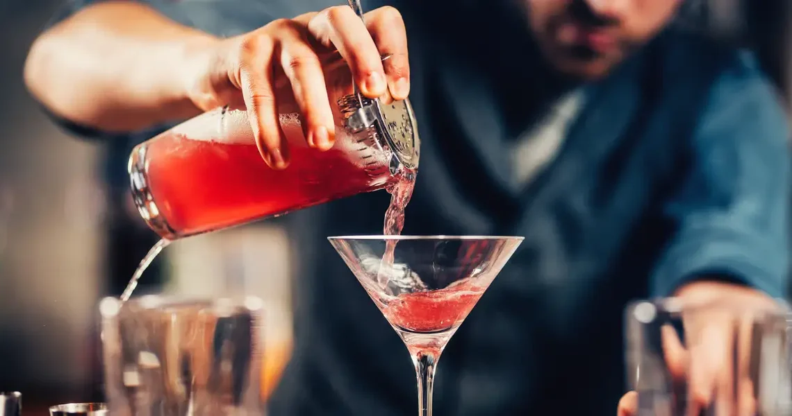 7 cocktails that will be everywhere this summer, according to bartenders and mixologists