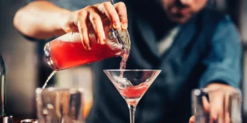 7 cocktails that will be everywhere this summer, according to bartenders and mixologists