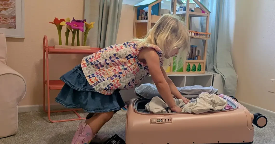 I taught my 3-year-old how to pack her own bag. I want her to be independent.