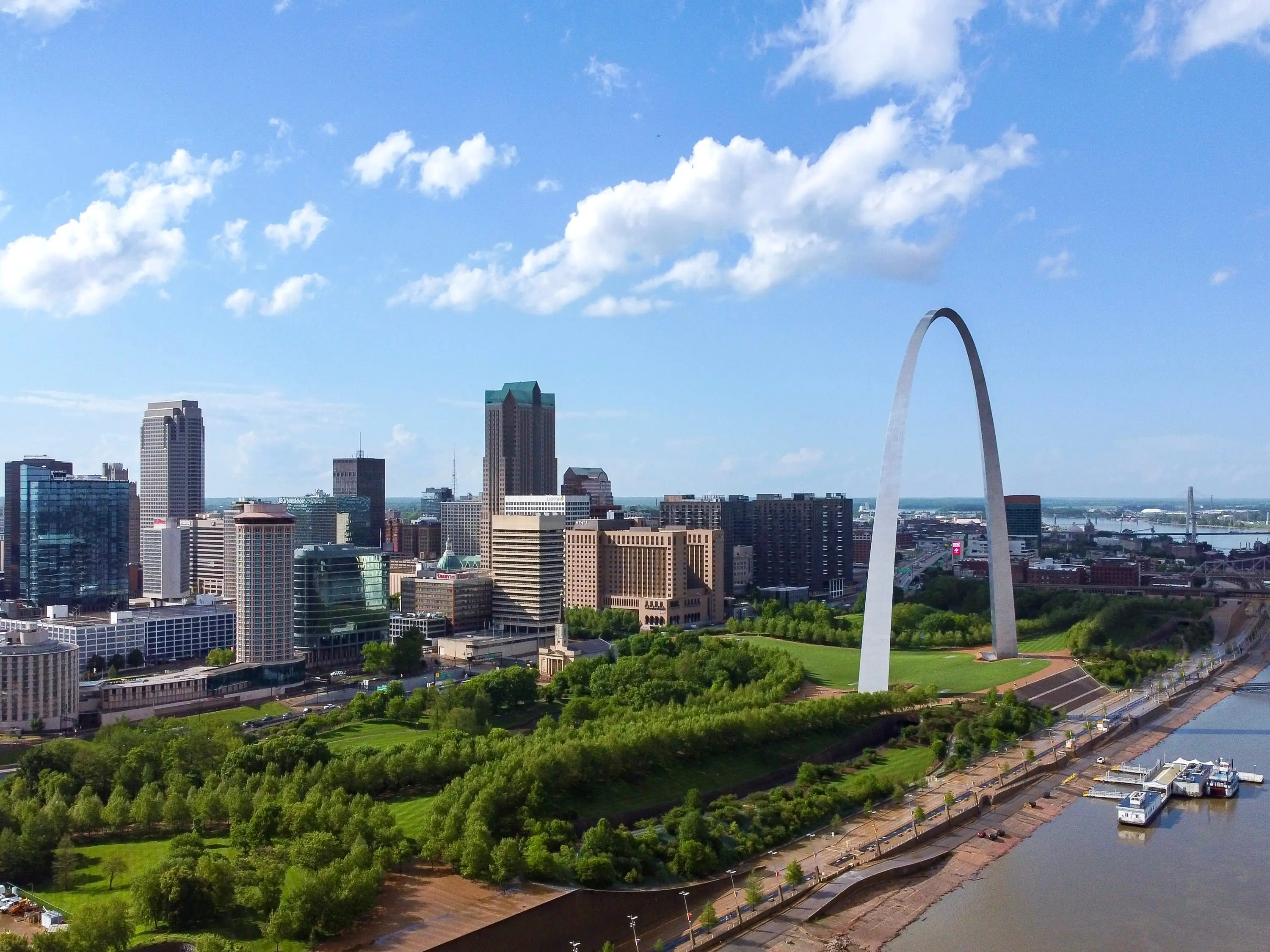 Aerial view of downtown St Louis, featuring the Gateway Arch