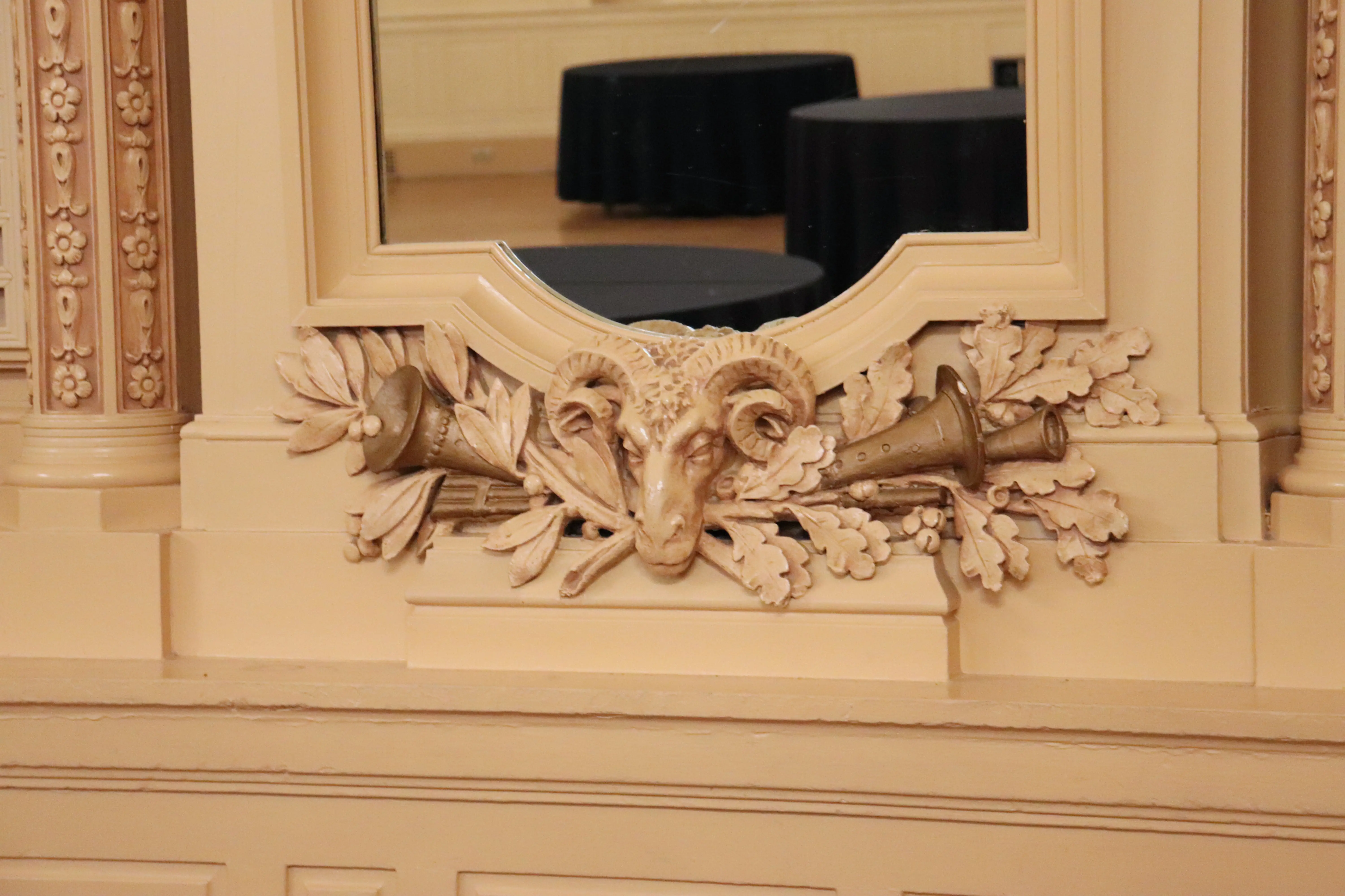 A ram engraving in the Gold Ballroom.