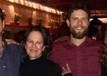 I started my company when I had stage 4 lung cancer. Now, my 3 adult kids are involved, and we made $21m last year.