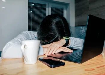 This startup founder says he works 7 days a week, keeps a mattress in the office, and sleeps 3 hours a night