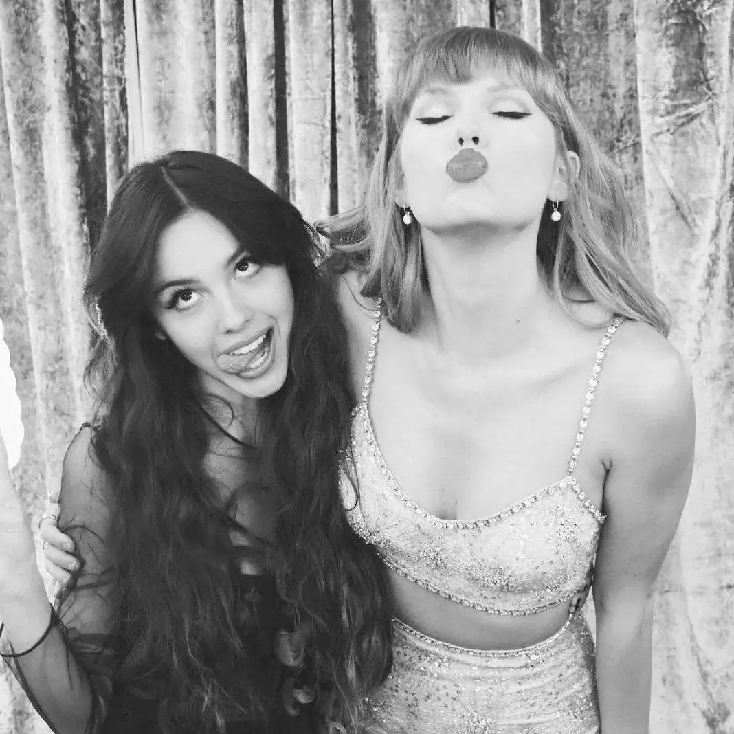 Olivia Rodrigo and Taylor Swift at the 2021 Brit Awards.