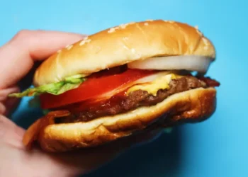 I compared barbecue burgers from Burger King, Shake Shack, and Smashburger. The winner tasted surprisingly premium.