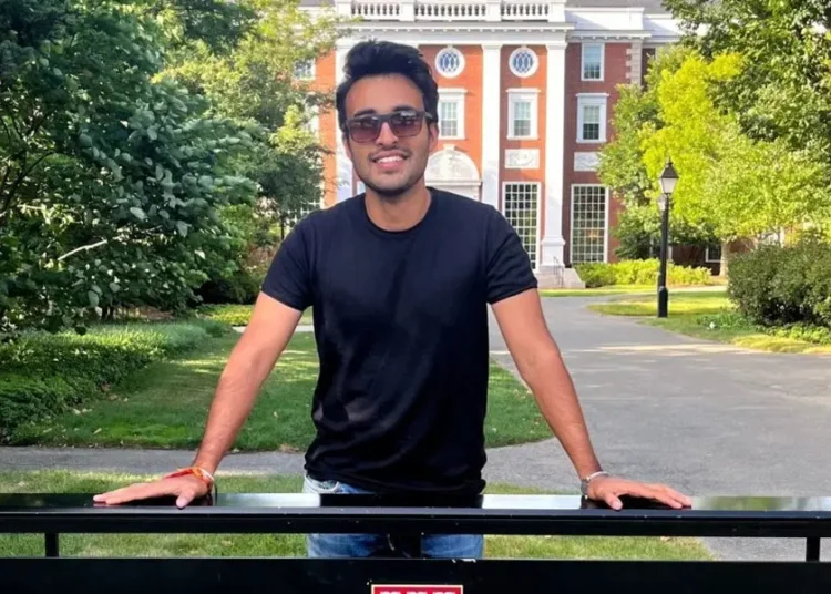 I graduated from Harvard with no full-time job, a ticking visa clock, and a Big Tech dream. Here’s how I found my way to Google.