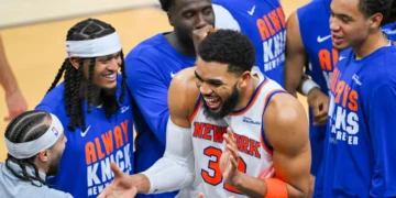 An NYC bar promised free drinks if the Knicks win. Its owner is using Kalshi to hedge the risk.