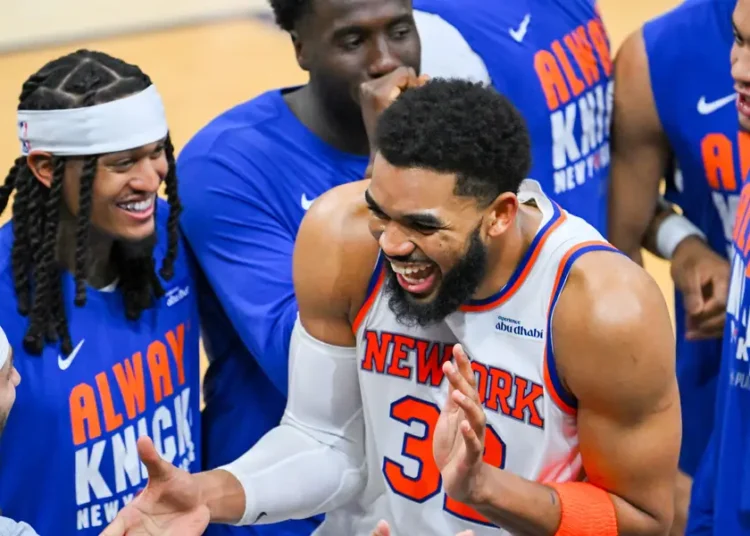 An NYC bar promised free drinks if the Knicks win. Its owner is using Kalshi to hedge the risk.