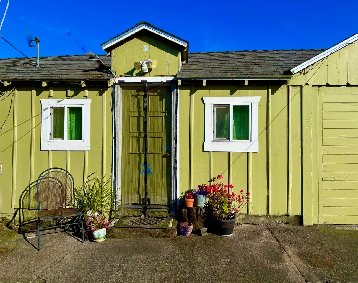 Annie Nicol's tiny home