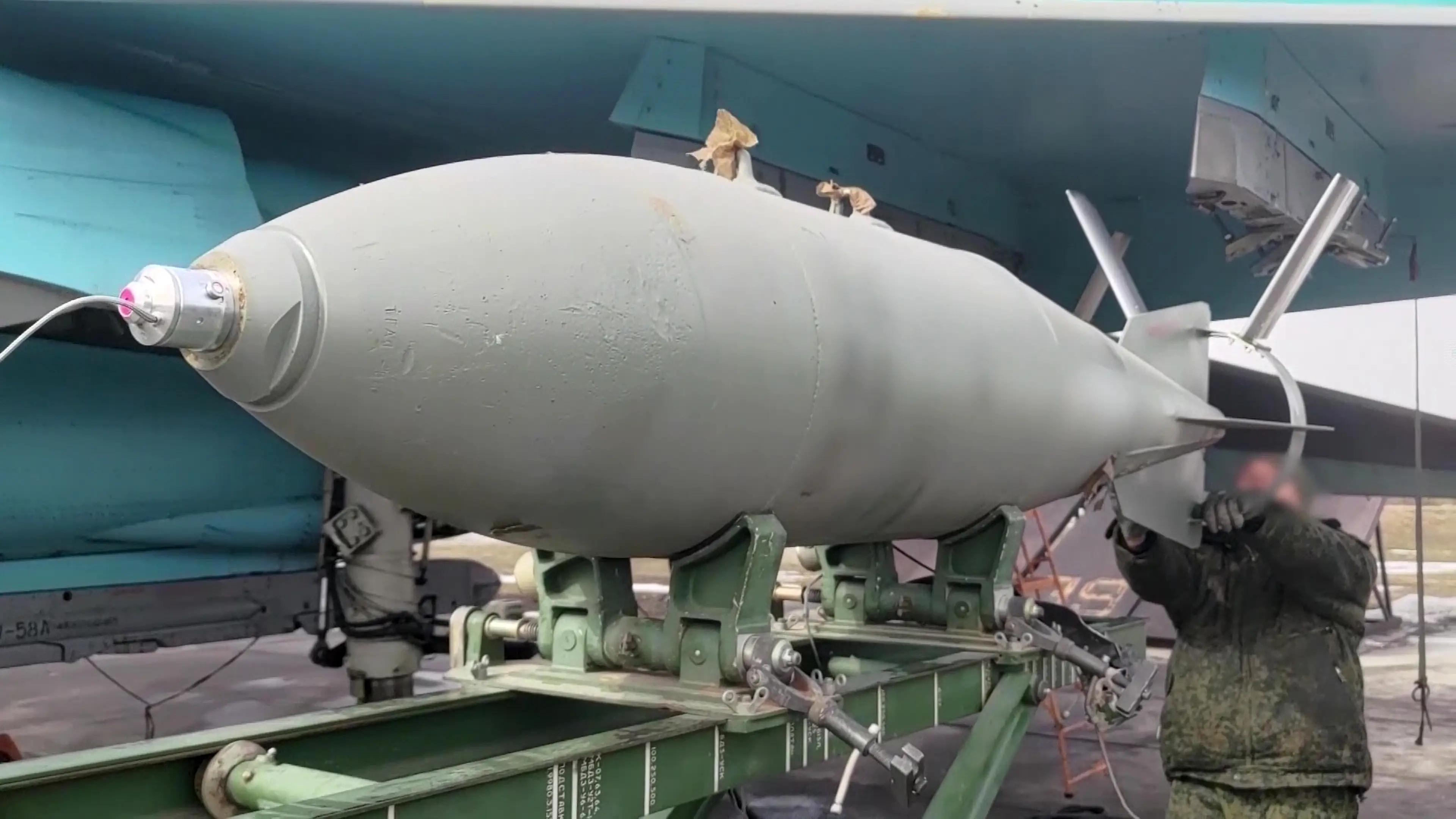 A Russian serviceman prepares a FAB-500.