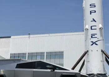 JPMorgan CEO Jamie Dimon rolled out the red carpet for Elon Musk ahead of SpaceX’s IPO