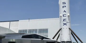JPMorgan CEO Jamie Dimon rolled out the red carpet for Elon Musk ahead of SpaceX’s IPO
