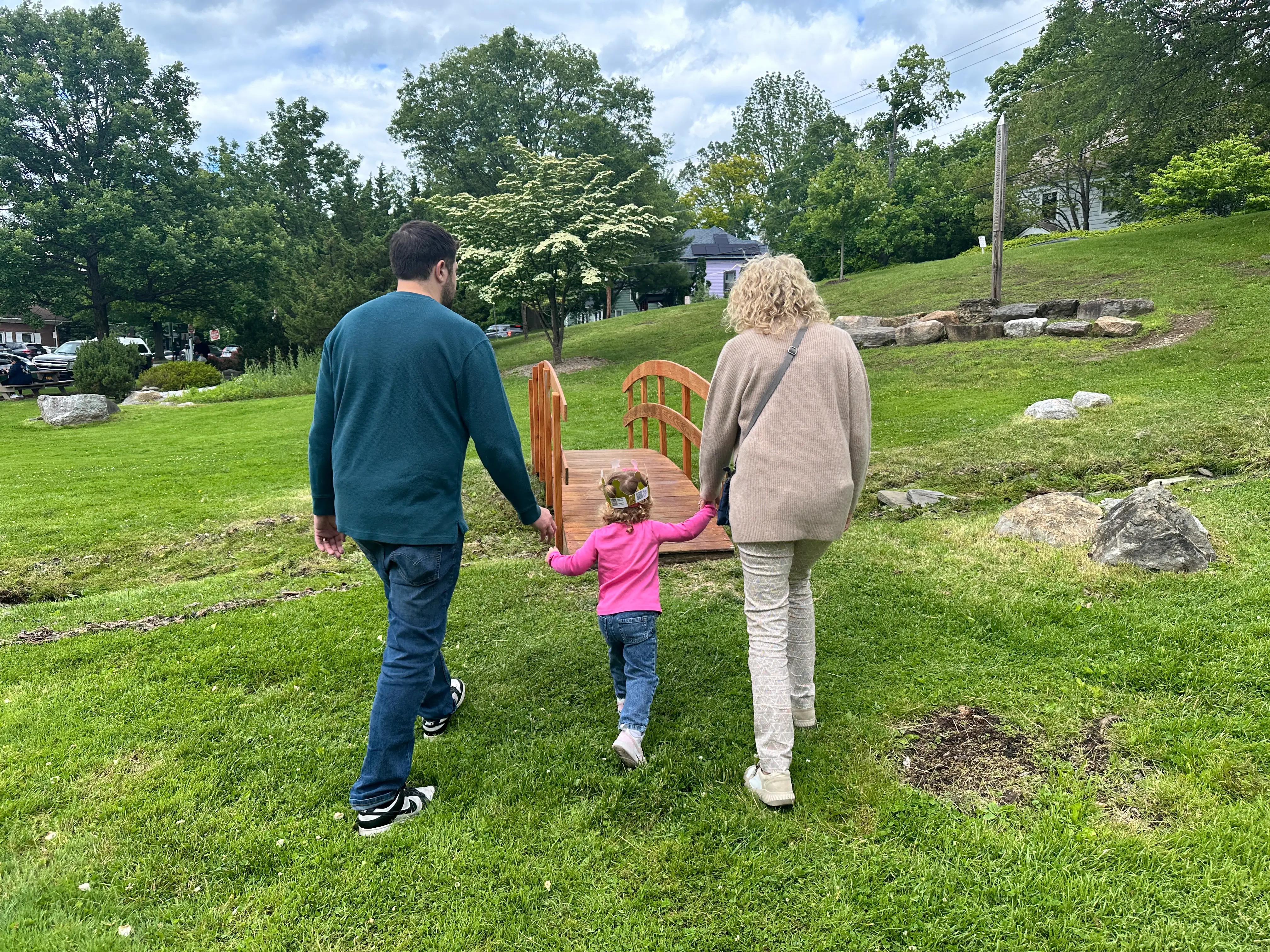 The author's husband and daughter shown with Grandma.