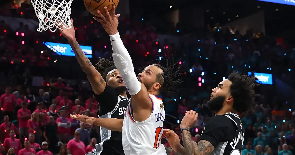Everybody wants tickets to the Knicks’ NBA Finals games. Here’s how one bank is dealing with client requests.