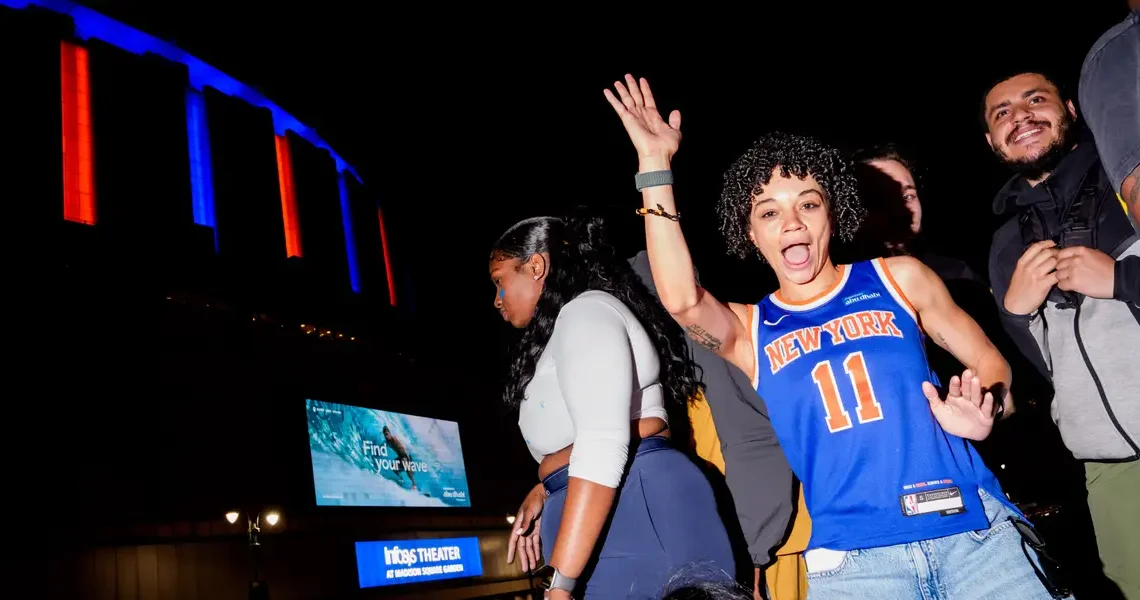 The Knicks are auctioning a pair of courtside tickets. The current bid is half a million dollars.