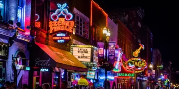 I grew up in Nashville. There are 7 things I wish tourists knew before they visited.