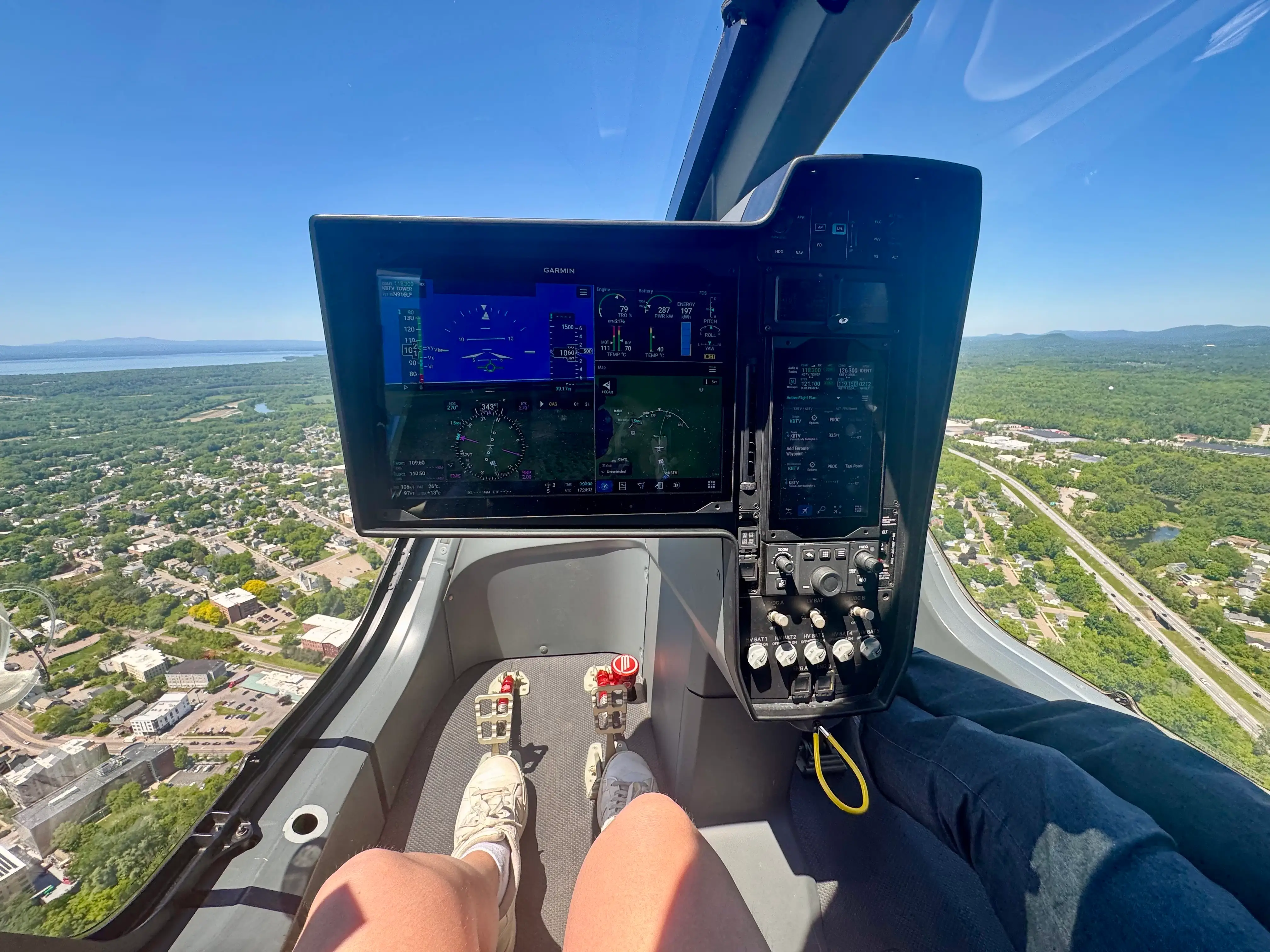 The cockpit flight display on the CX300.