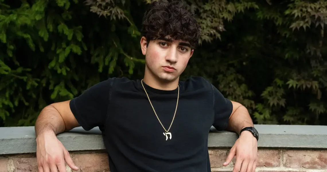 This 19-year-old sold his $30 million AI calorie-tracking startup. Now he’s tackling doomscrolling.