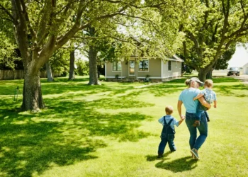 California is becoming the capital of multigenerational living. See which cities have the most multigenerational homes.