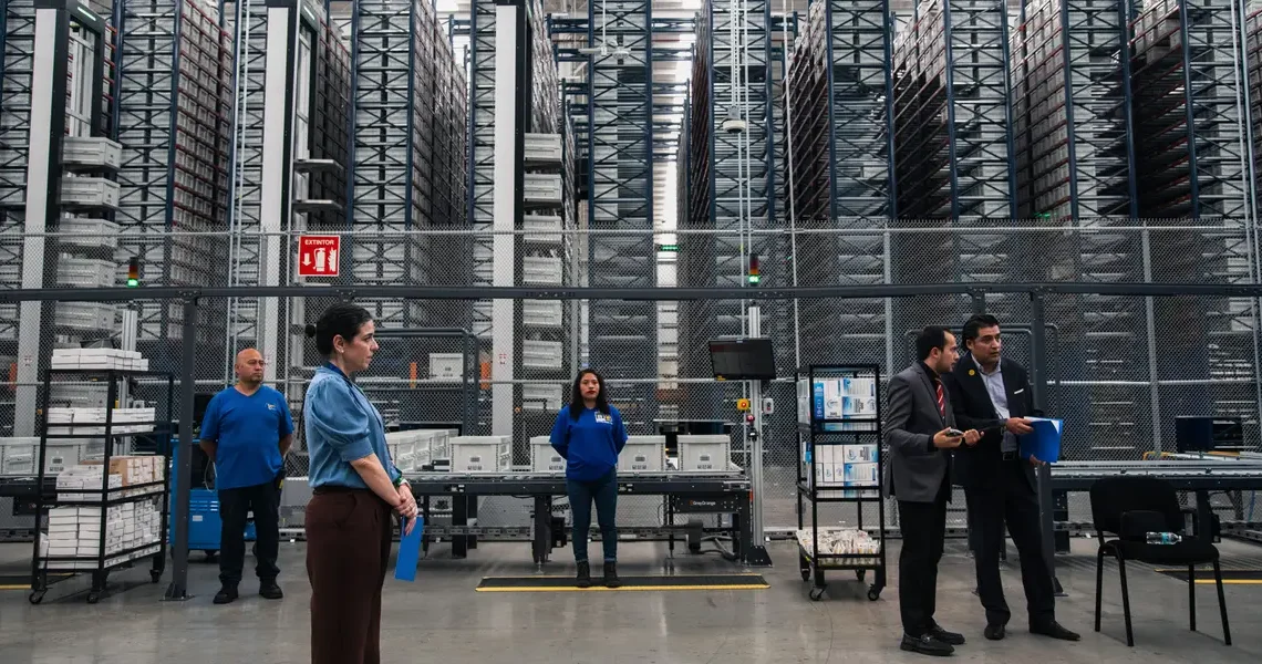 Walmart’s AI-powered warehouses are slashing the time it takes store employees to unload trucks
