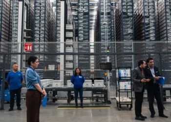 Walmart’s AI-powered warehouses are slashing the time it takes store employees to unload trucks