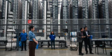 Walmart’s AI-powered warehouses are slashing the time it takes store employees to unload trucks