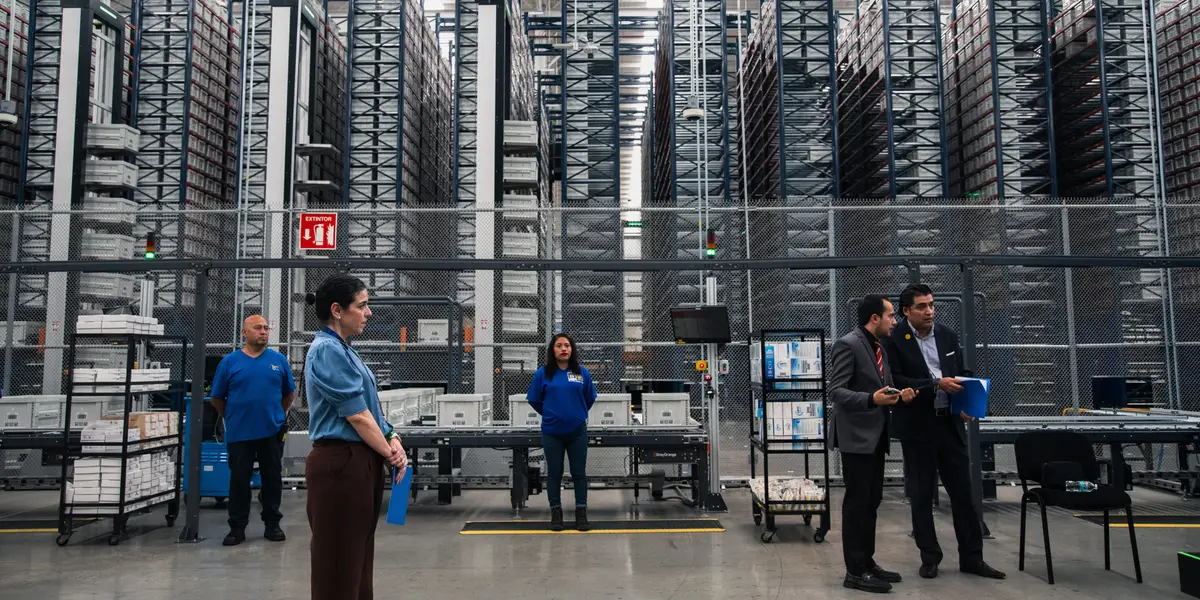Walmart’s AI-powered warehouses are slashing the time it takes store employees to unload trucks