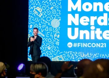 A millennial who hit ‘Coast FIRE’ says the first step to financial independence has nothing to do with number-crunching