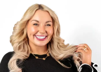I built a 7-figure creator business as a stay-at-home mom. It flipped the roles in my marriage.