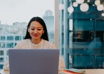 Employers want entry-level workers with senior-level skills in the age of AI, a huge PwC analysis found