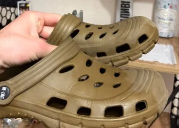Ukrainian soldiers have been ditching combat boots for what they call ‘tactical Crocs’ when they’re off the front lines