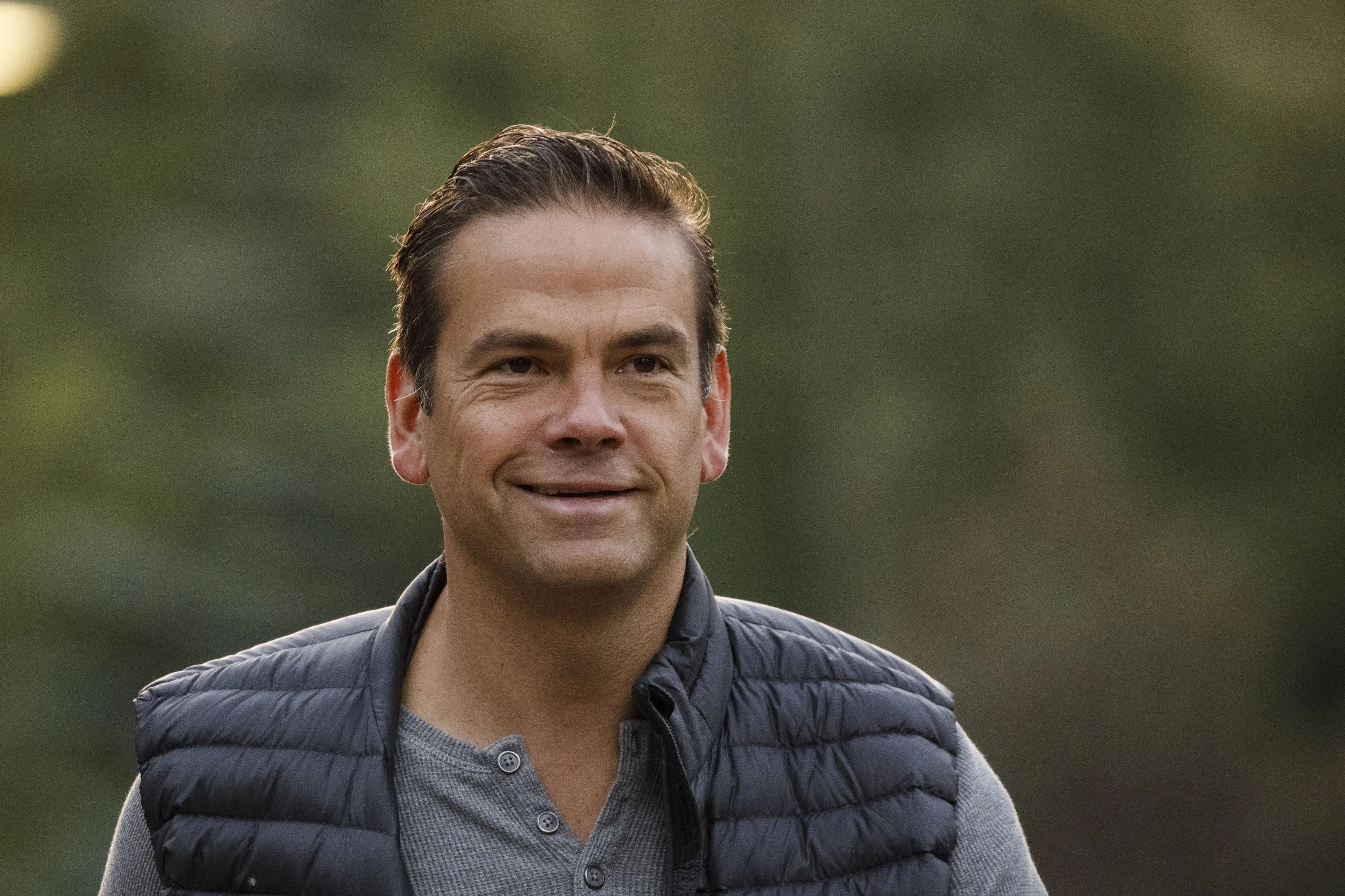 lachlan murdoch vest