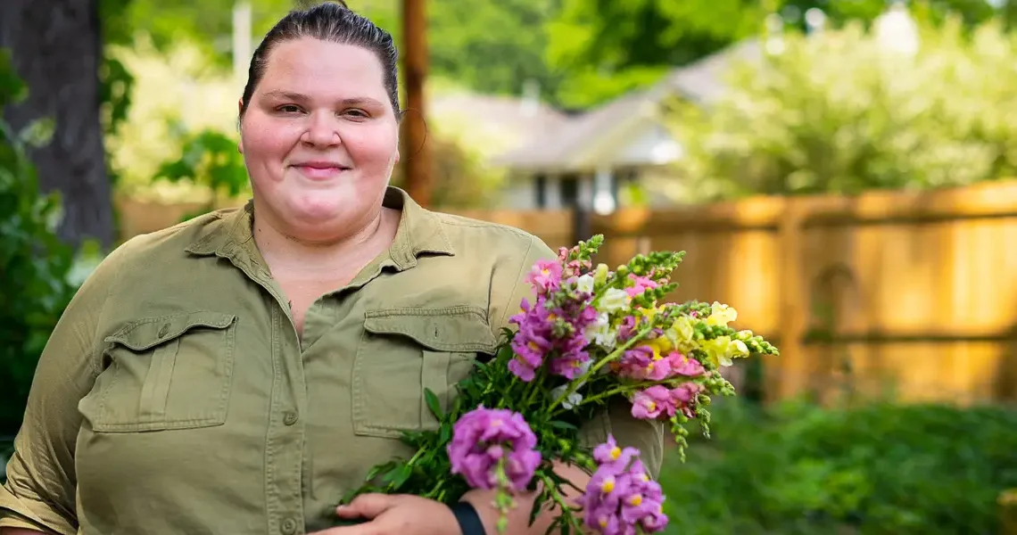 I asked strangers to let me grow flowers in their yards, and 40 people said yes. I turned their kindness into a business.
