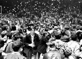 Vintage photos show what New York City was like the last time the Knicks were NBA champions