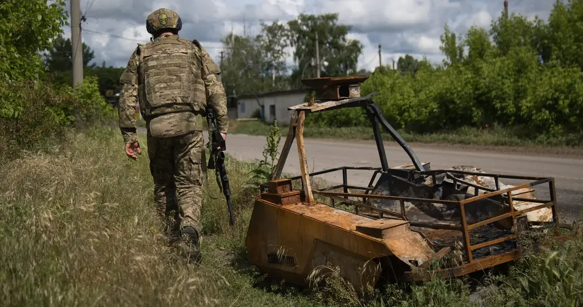 Ukrainian operators say troops don’t need a bunch of different war robots. They need more services.