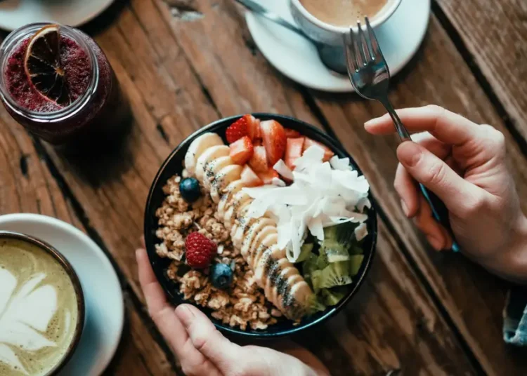 A nutritionist swears by the ‘triple 30’ rule to eat enough protein and fiber for gut health and longevity