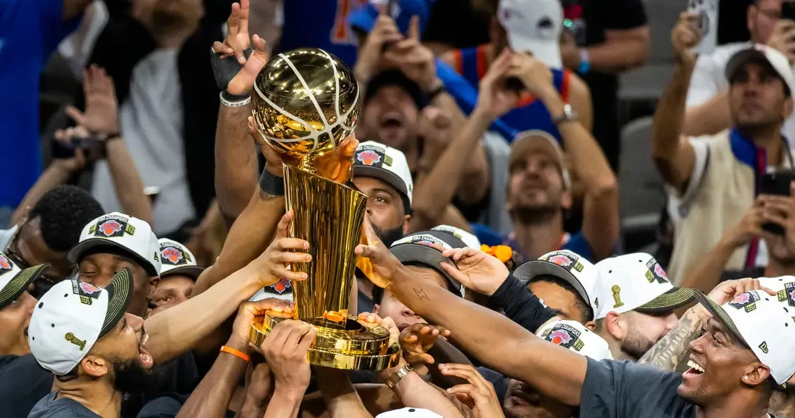 The latest NYC hustle: $100+ to hold a Knicks parade spot