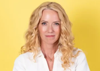 The CEO of the Livestrong Foundation shares 4 daily habits to reduce her risk of cancer