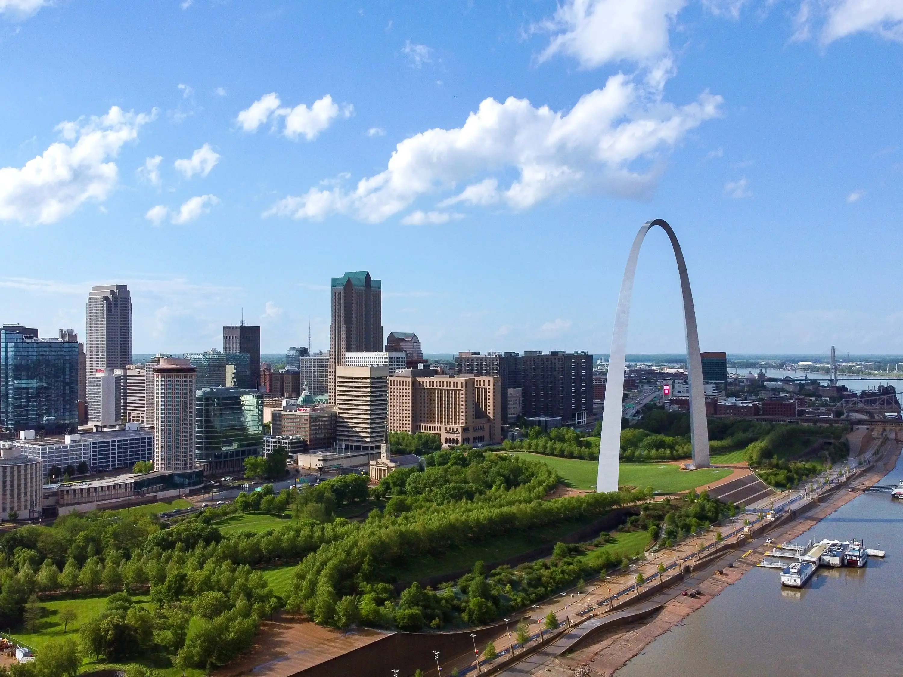Aerial view of downtown St Louis, featuring the Gateway Arch